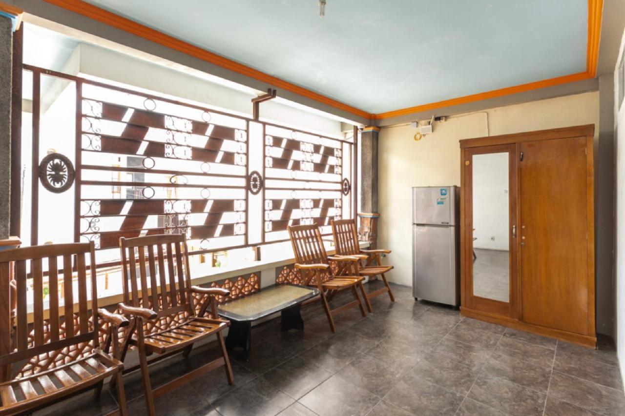 Reddoorz Syariah Near Stadion Manahan Solo 2 Exteriör bild